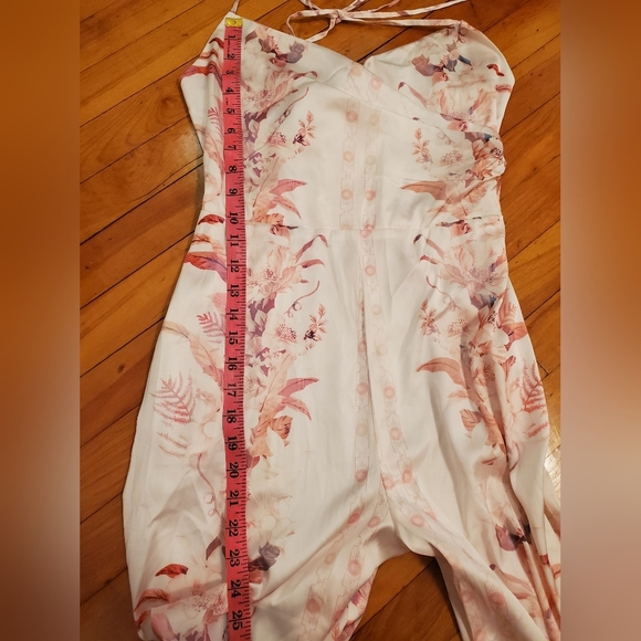 NWOT Guess floral satin jumpsuit. Faux wrap. Tie around neck. Wide leg. Size S. - Picture 7 of 16